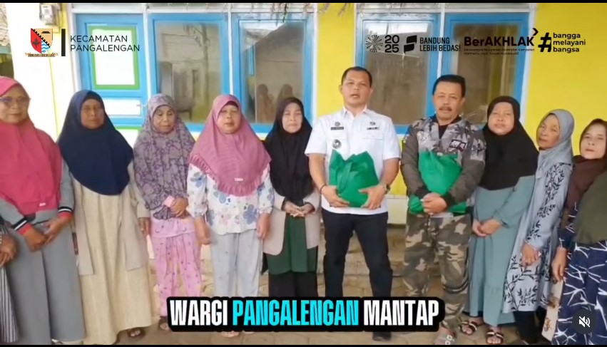 camat-pangalengan-menyerahkan-bantuan-dari-bapak-bupati-bandung-kepada-purna-karya-perkebunan-di-wilayah-kecamatan-pangalengan