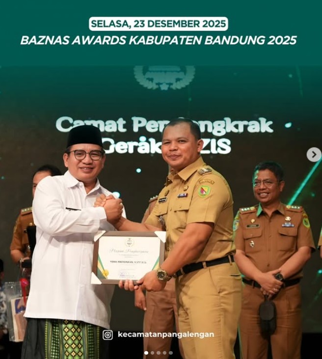 camat-pangalengan-mendapatkan-awards-baznas-kabupaten-bandung-2025