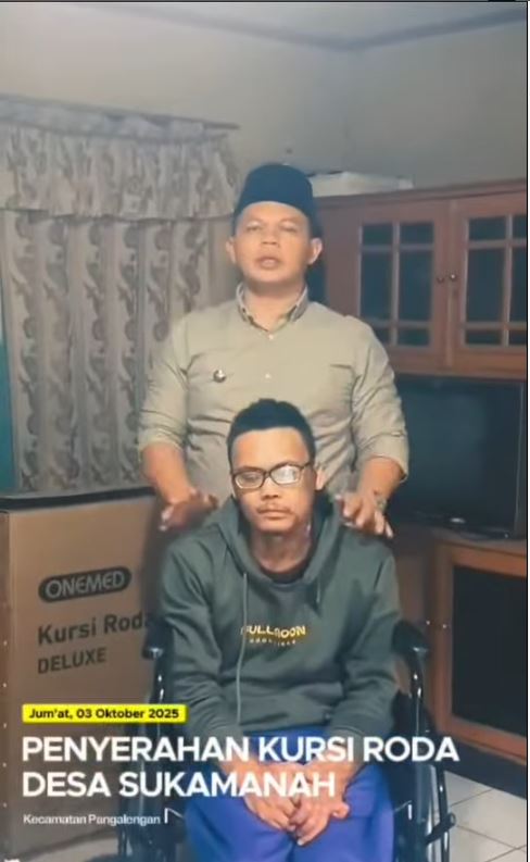 penyerahan-kursi-roda-desa-sukamanah