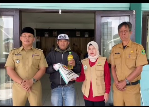 pendistribusian-bantuan-dari-bapak-bupati-bandung-untuk-ojek-pangkalan